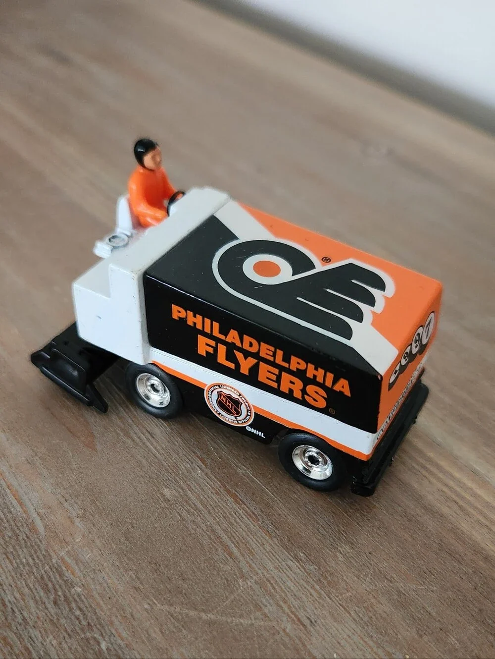 🏒 VINTAGE Philadelphia Flyers NHL Zamboni Die-Cast - Retro 90s! 🧡 Sports Fan